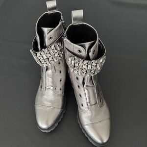 Karl Lagerfeld Paris Pippa Crystal Embellished Platform Boot Size 9.5M